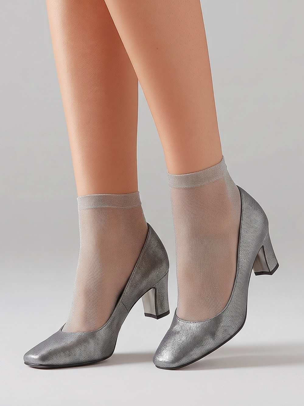 Stuart Weitzman Anna Pewter Matte Lame Pumps 2.5 Inch Block Heel Women’s Size 9